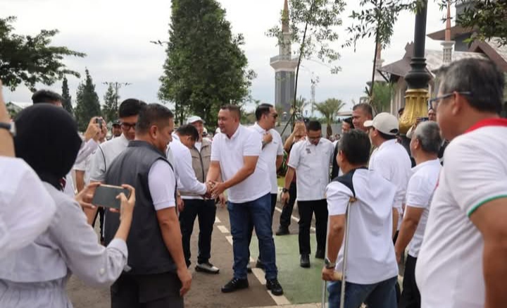 Rudy Susmanto Pimpin Korve Tanam 1.000 Pohon di Kawasan Gelora Pakansari