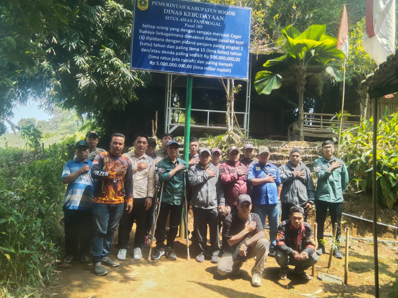 Dinas Kebudayaan kunjungi Situs Awas paninggal di Desa Sukaharja, Bahas SK Juru Rawat